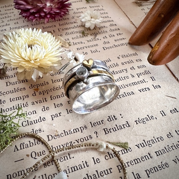 925 Sterling Silver & Bronze Hammered Spinner Ring - Picture 6 of 13